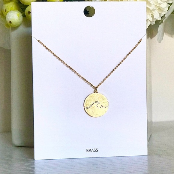 GOLD ROUND WAVE PENDANT NECKLACE - Picture 4 of 4